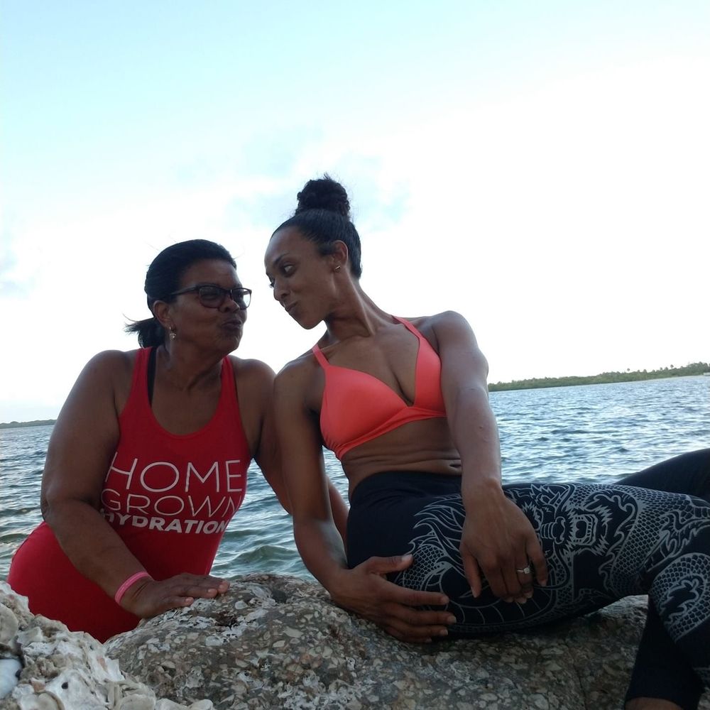 Meet your Posher, Thais